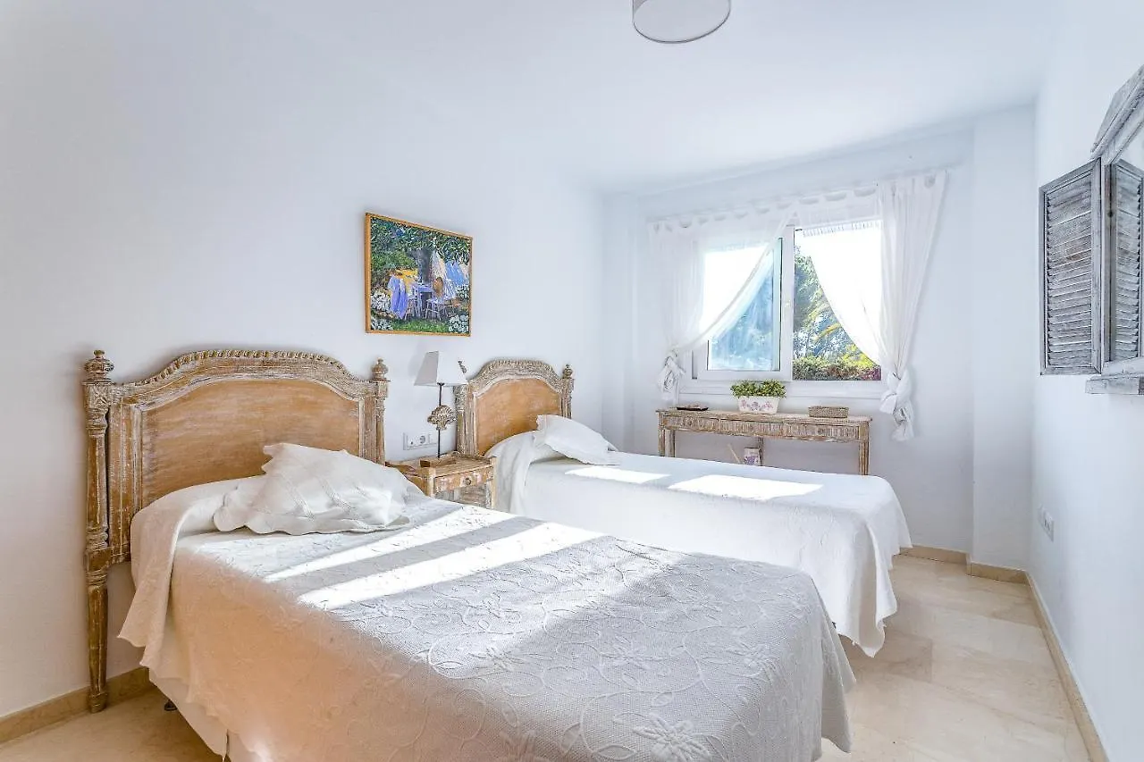 Oleholidays Adosado Mediterraneo Los Monteros 100 M Playa ماربيا 0*,  إسبانيا